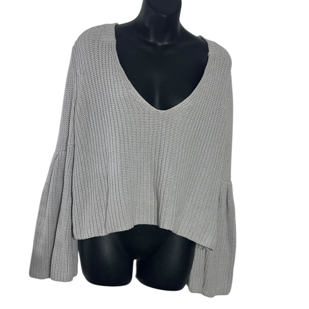 Free people women’s medium damsel bell sleeve sweater knit grey v neck